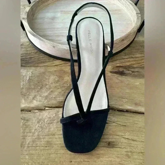 NEW Pelle Moda Francis Black Suede Arched Block Heel Sandals ~ 9.5 ~ NEW - Picture 2 of 7